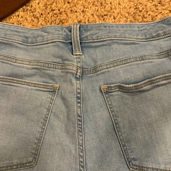 Universal Thread sz 12 High Rise Skinny faded Jeans - Picture 3 of 6